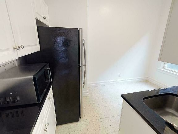 4th image of 71-73 Yellowstone Blvd #2F