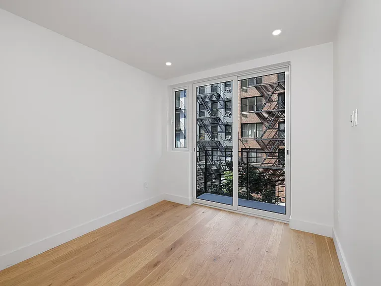 224 W 20th St #3 — Photo 14
