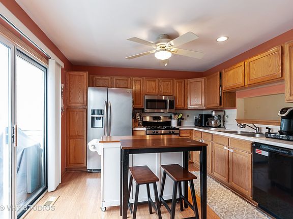 5th image of 1095 Manchester Cir