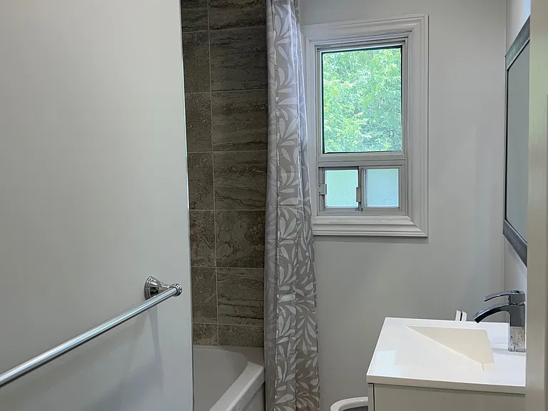 2076 Constance Dr — Photo 9