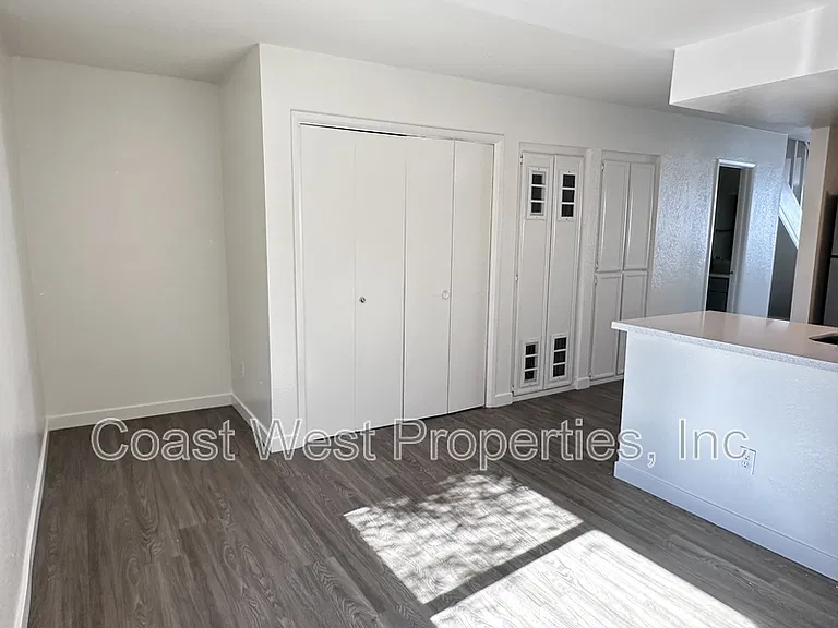 1174 Cypress Ave — Photo 13