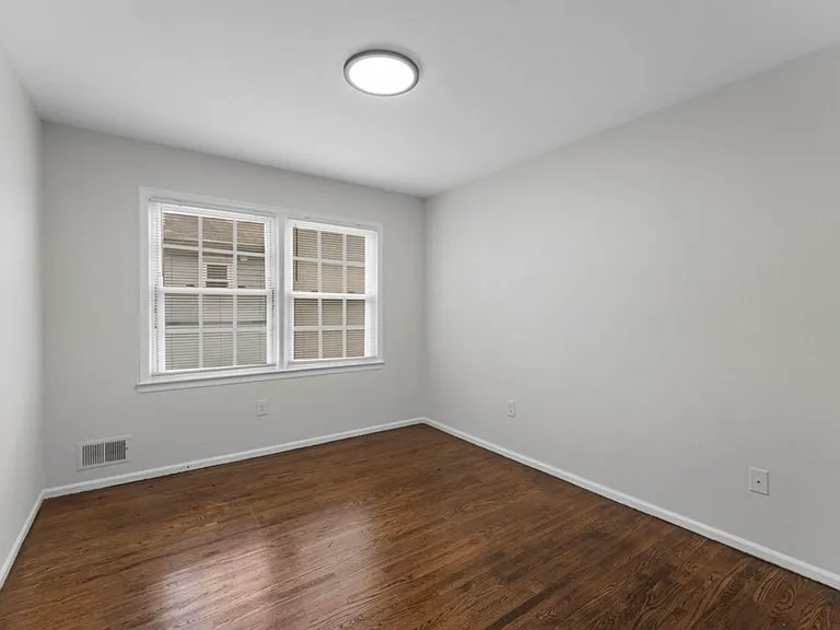 2763 Morris Ave #B — Photo 9