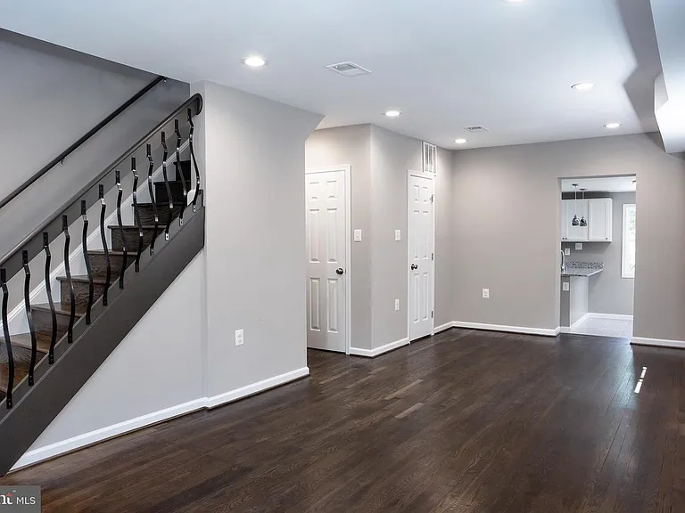 101 Forrester St SW — Photo 8