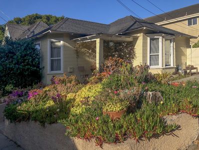313 & 315 11th St, Pacific Grove, CA, 93950