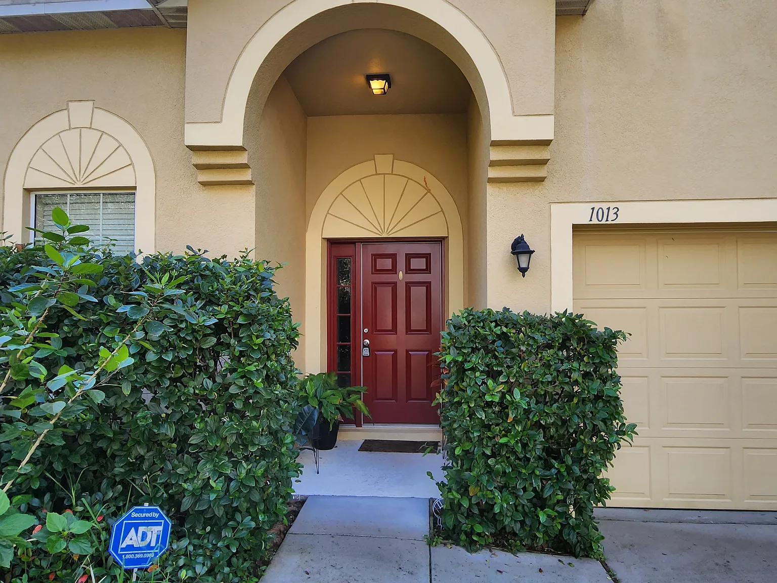 3 bed, 1634 sqft, $1,900 — Photo 2