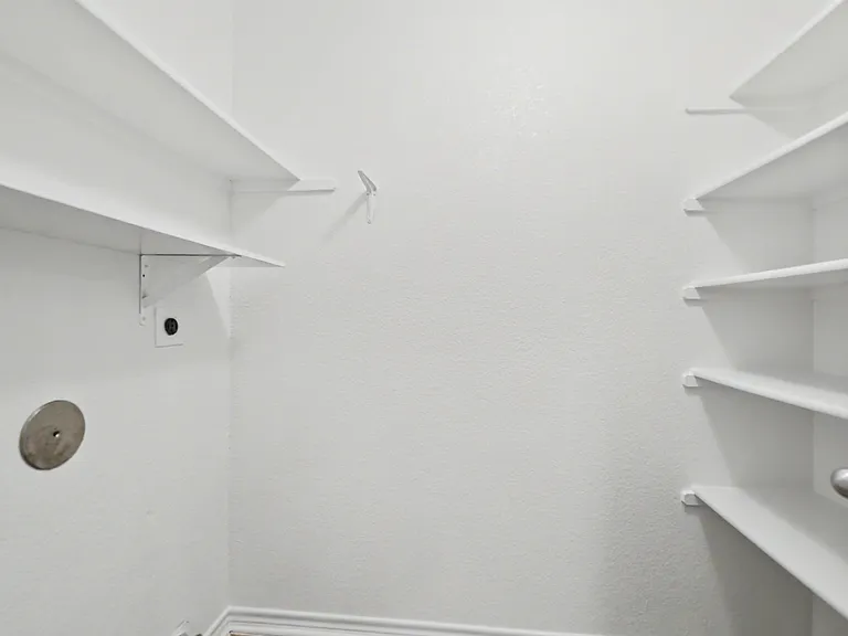 408 Bashaw Loop — Photo 18