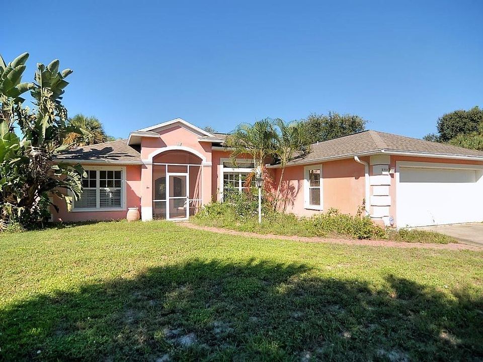 1st image of 290 Pelican Dr