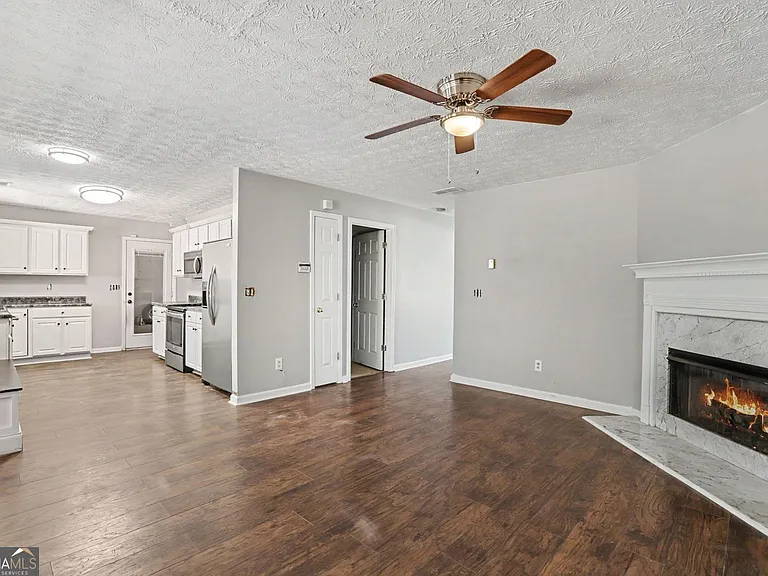 4394 Cross Ln — Photo 2