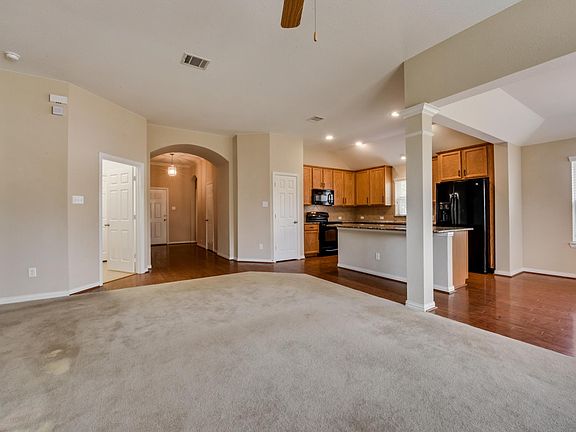 5th image of 1409 Cockatiel Dr