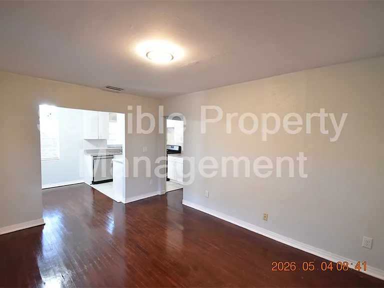 2801 Sanders Dr — Photo 5