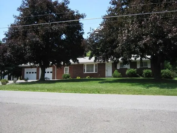 35 Municipal Rd, New Ringgold, PA 17960