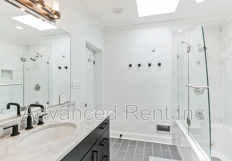 3603 Hudson St — Photo 11