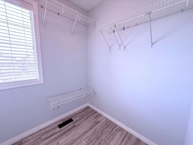 960 Taradale Dr NE — Photo 12