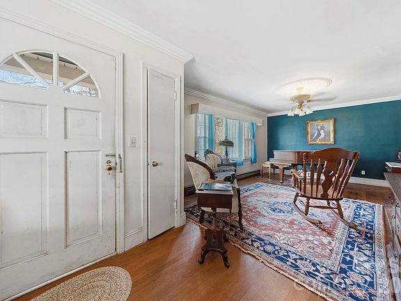 4th image of 508 Washburn Switch Rd