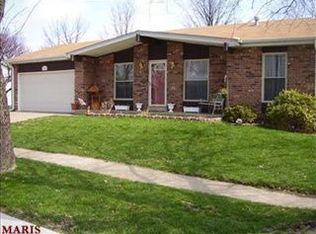 702 Watersedge Dr, Florissant, MO 63034