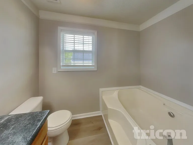412 Remington Ct — Photo 12