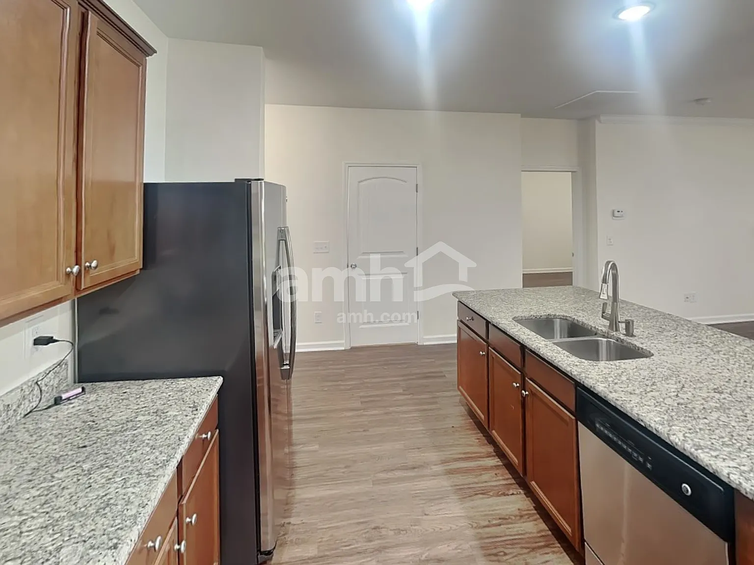 4 bed, 2.5 bath, 2256 sqft, $2,550 — Photo 4