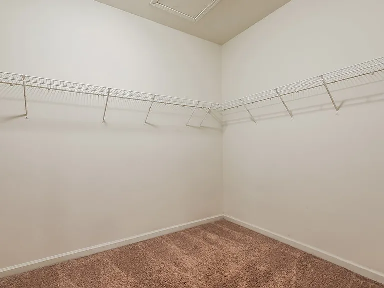 700 Feldwood Ln — Photo 10