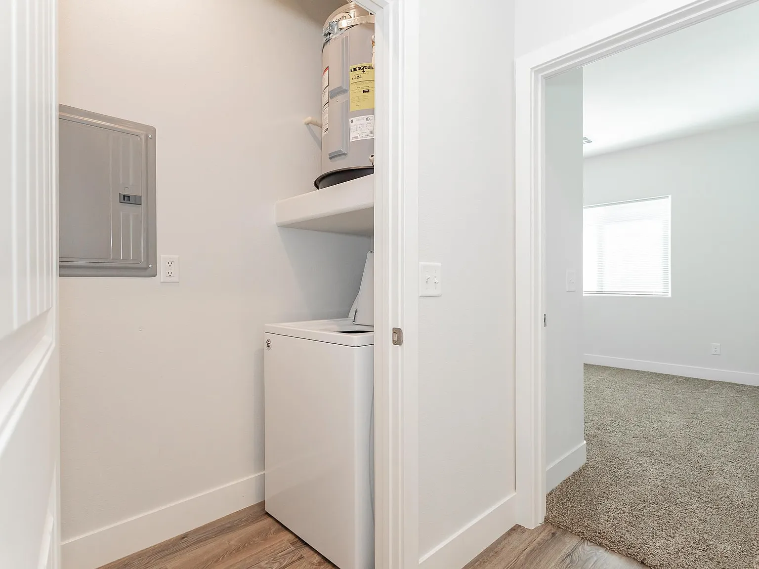 2 bed, 991 sqft, $1,249 — Photo 3