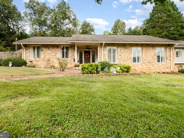 490 Addington Dr, Toccoa, GA 30577