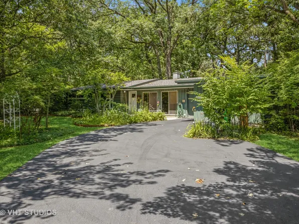 6489 Blackhawk Trl, Indian Head Park, IL 60525