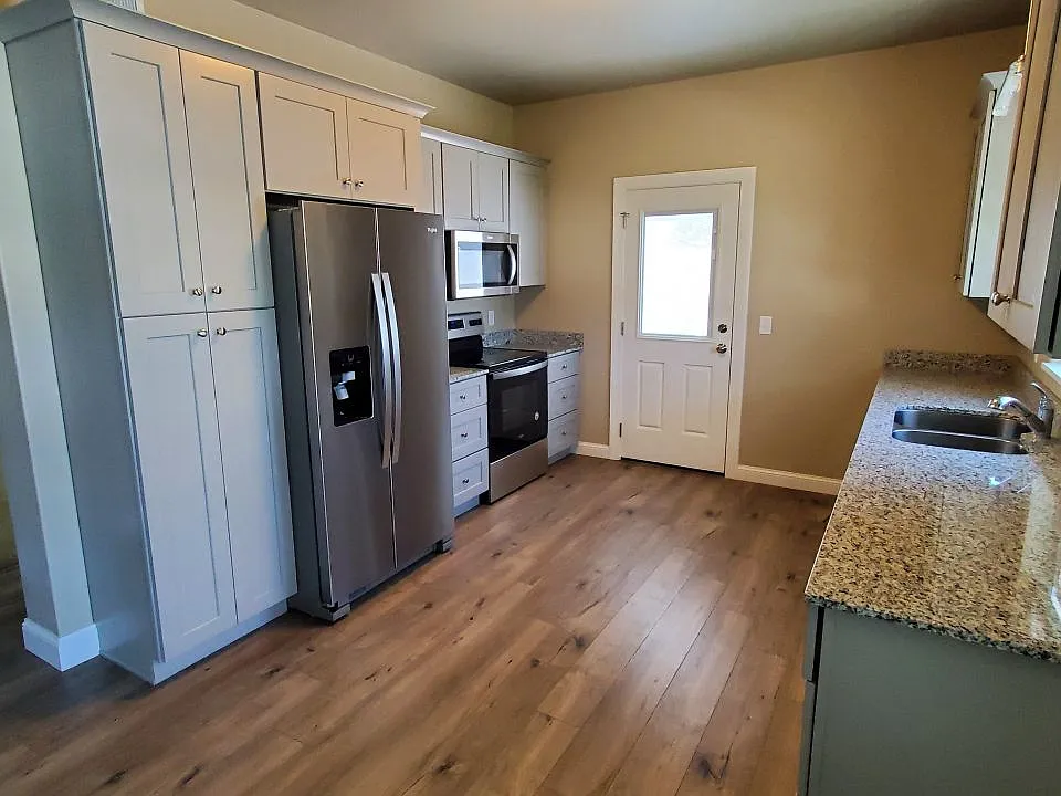 2 bed, 2.0 bath, 1055 sqft, $1,750 — Photo 3