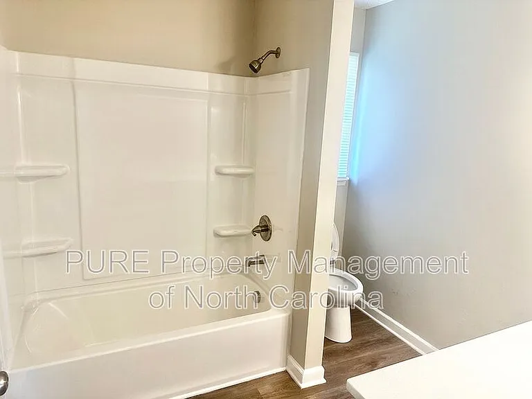 916 W 5th Ave #A — Photo 17