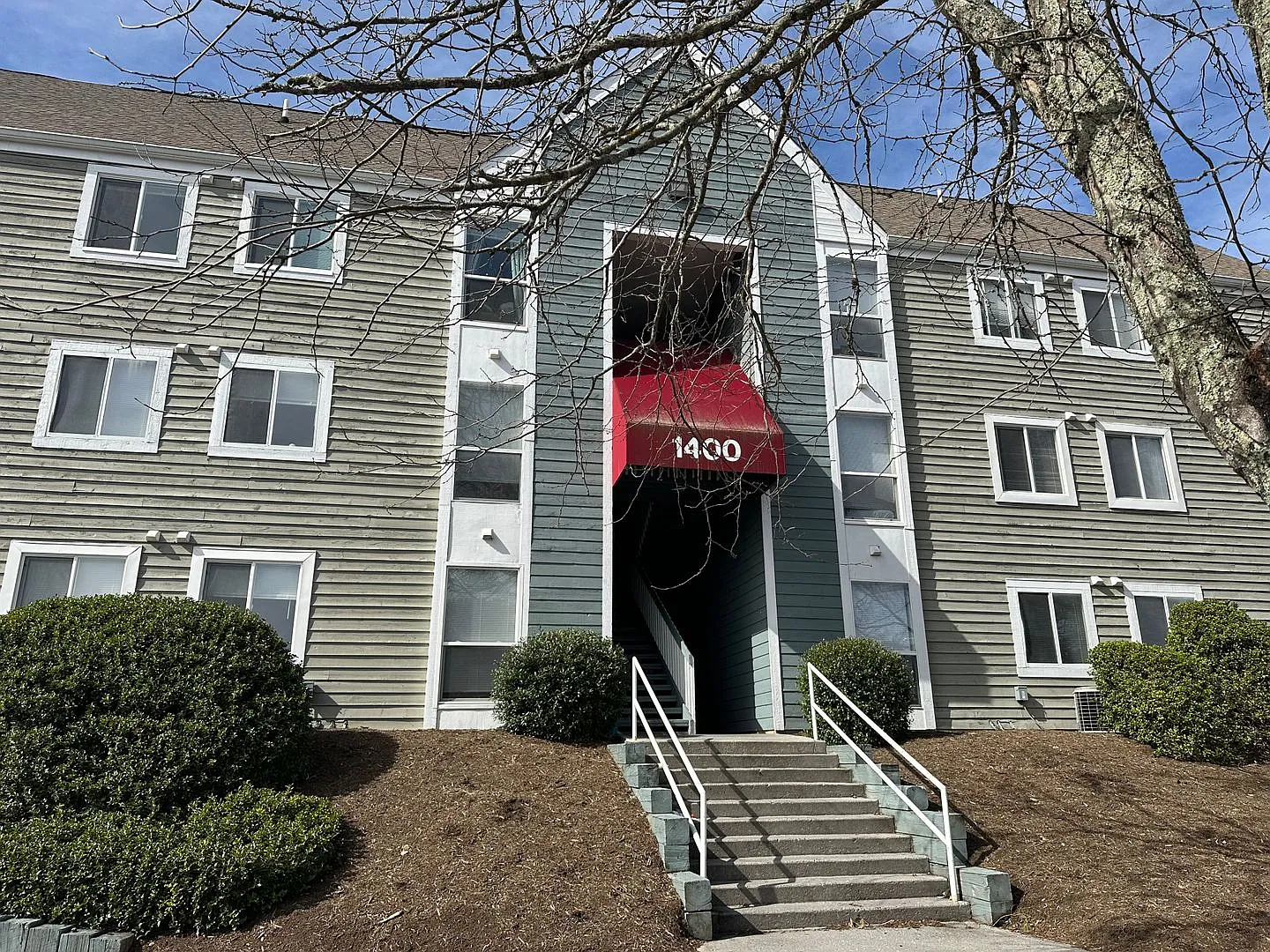Spacious 4bd/2ba Apartment at Hunters Ridge Condominium — Photo 2