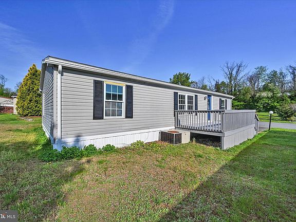 3rd image of 107 White Pine Ave