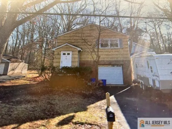 1820 Holly Rd, North Brunswick, NJ 08902