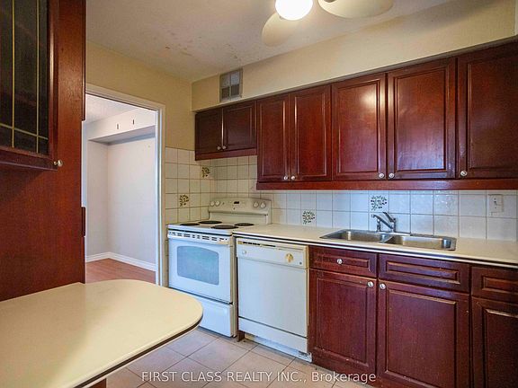 4th image of 1338 York Mills Rd #711