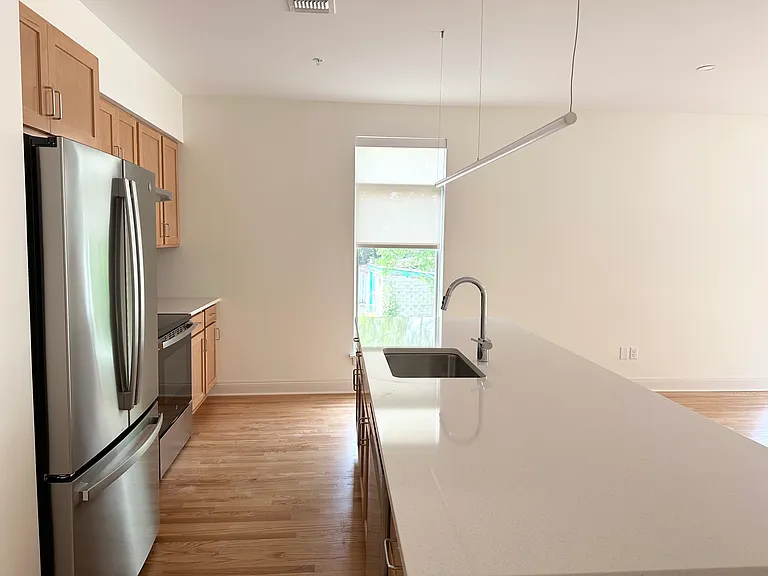 386 Grant St #203 — Photo 4