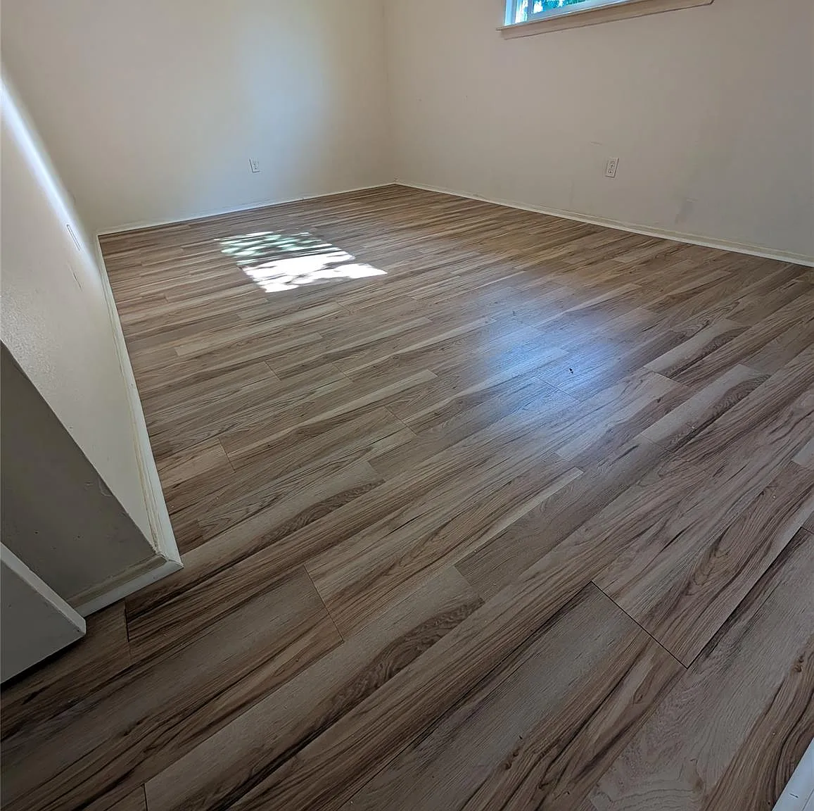 2 bed, 1.5 bath, 2036 sqft, $1,550 — Photo 2