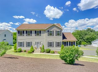 17 Sydney Ln, Cromwell, CT 06416