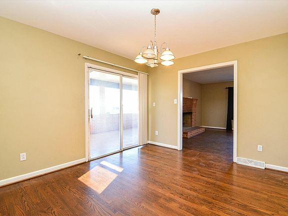 5th image of 1214 Syracuse Ave NW