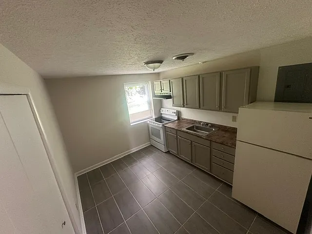 611 Reid Street - Apt C — Photo 1