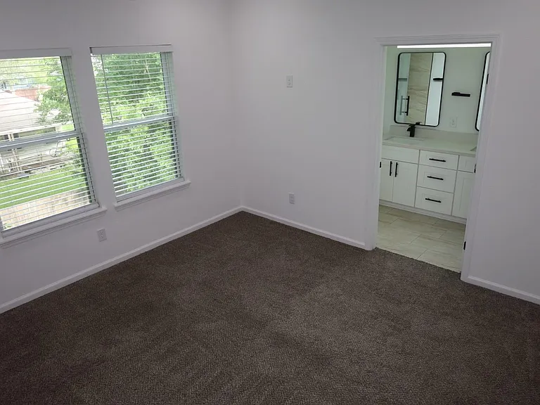 6614 Foster St — Photo 5