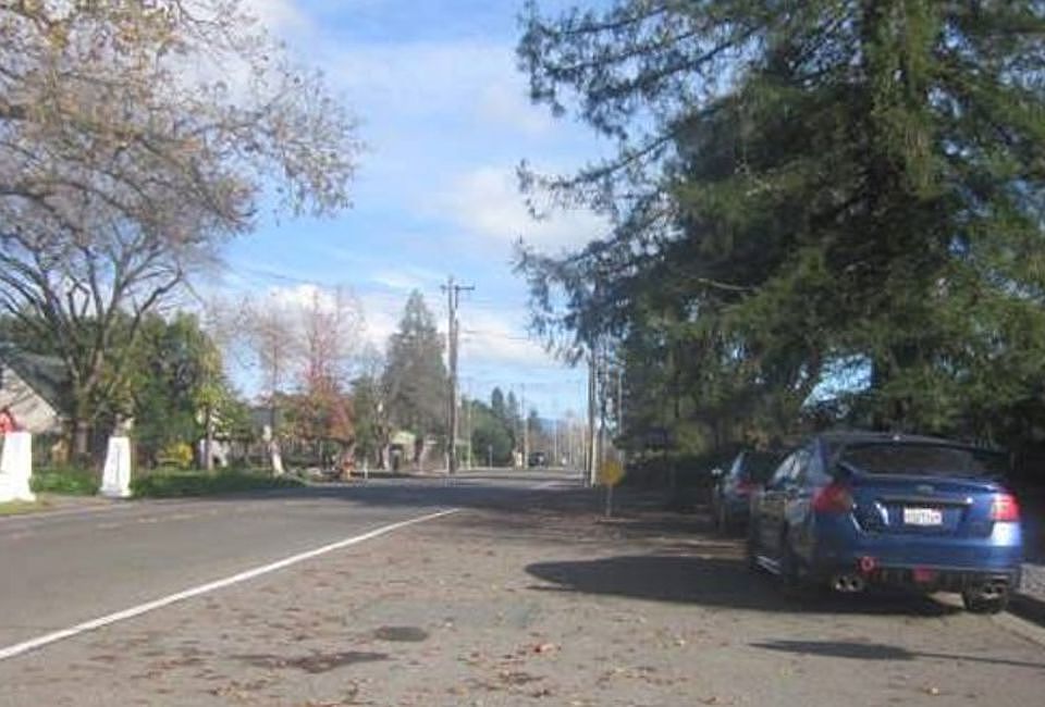 Exterior Neighborhood (street photo)