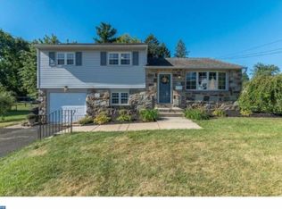 736 Violet Rd, Warminster, PA 18974