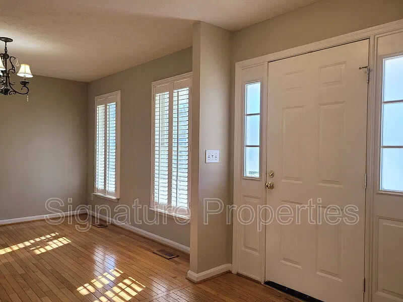 4 bed, 3.5 bath, 3122 sqft, $2,850 — Photo 4