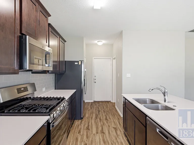 108 Wind Flower Ln — Photo 7