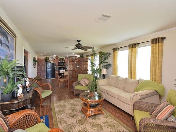 3rd image of 946 Yucca Dr