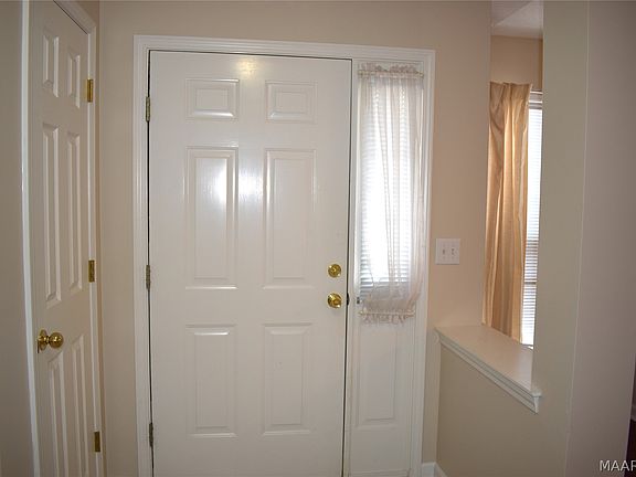 3rd image of 1715 Young Pointe Blvd