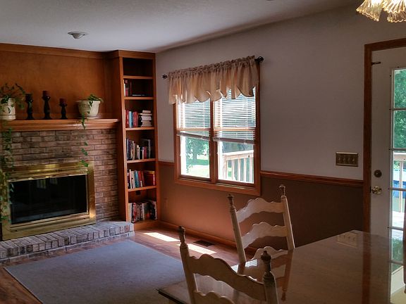 Wood or gas fireplace