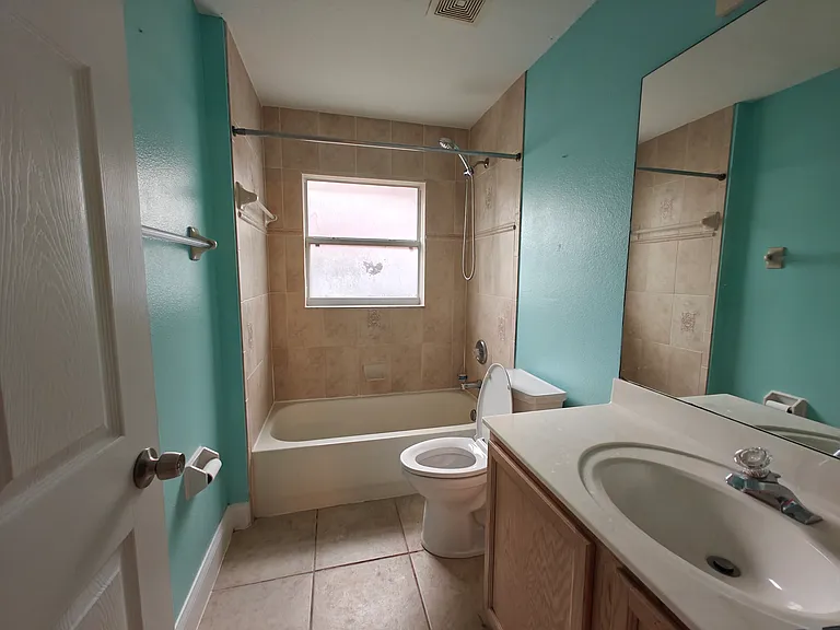 Berwood Dr — Photo 6