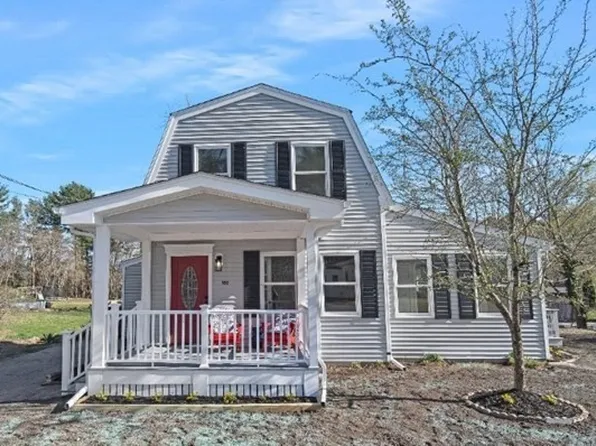 182 South St, Hanson, MA 02341