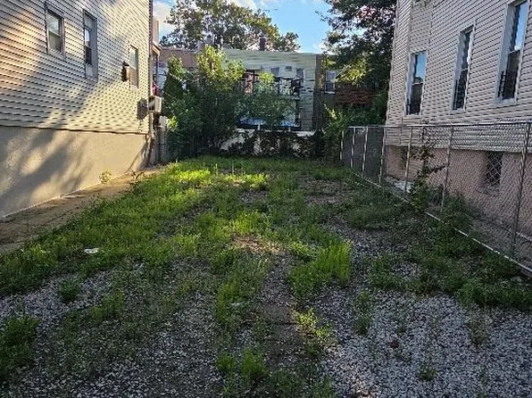1923 Barnes Avenue, Bronx, NY 10462