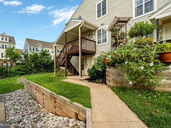 9400 Scarlet Oak Dr, Manassas, VA 20110