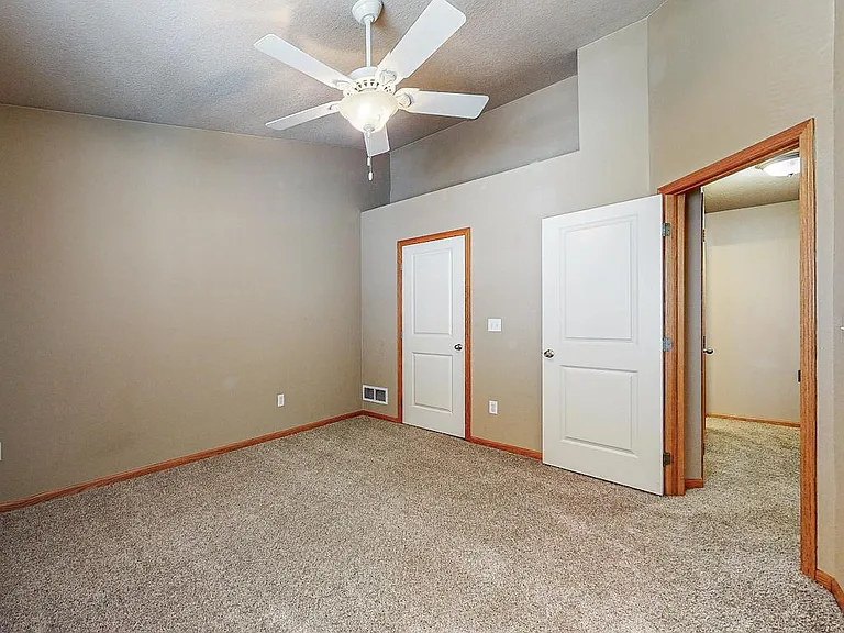 385 NE Sandalwood — Photo 15