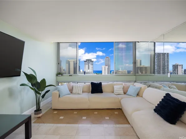 500 University Ave APT 2204, Honolulu, HI 96826
